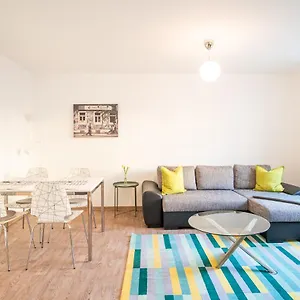  Apartment Helle Ferienwohnung Im Hinterhof